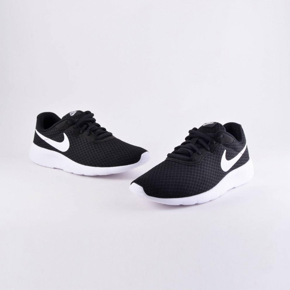 nike tanjun vs adidas cloudfoam