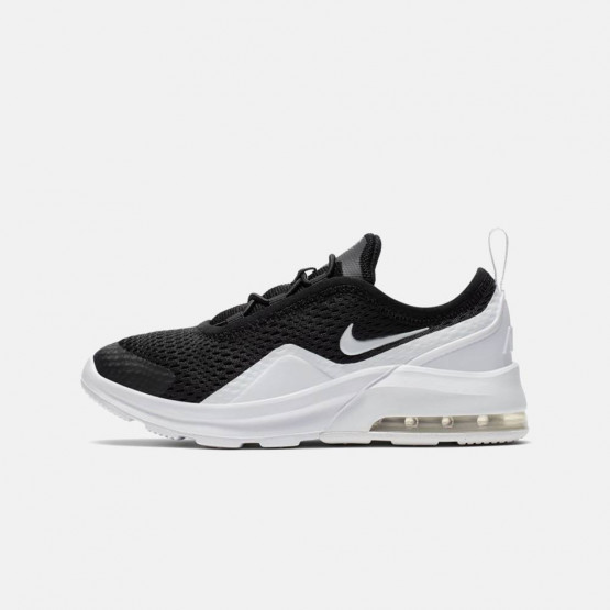 nike air max motion low on feet