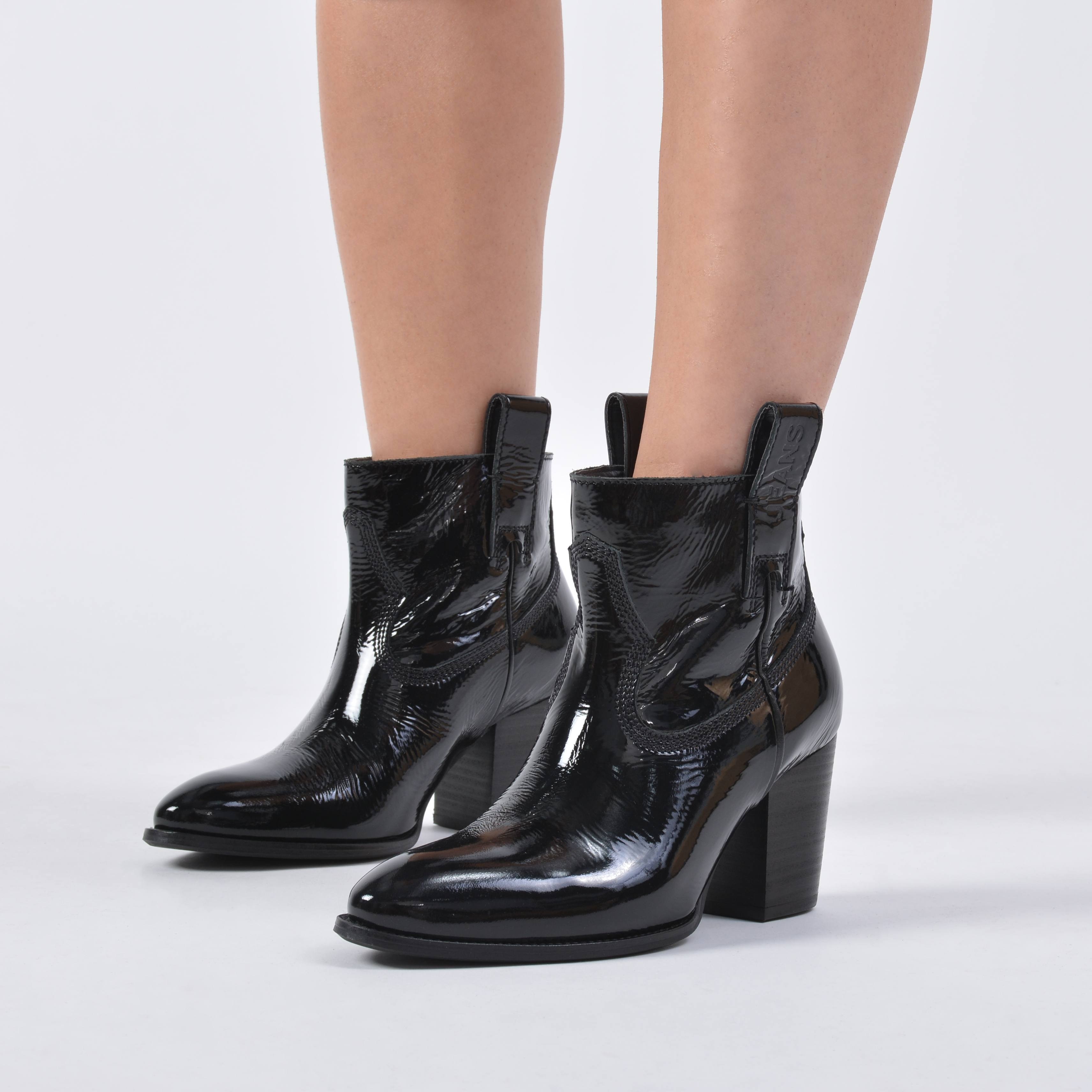 Tommy Jeans Patent Leather Mid Heel Boot (9000039771_1469) Γυναικεία / Γυναικεία Παπούτσια / Γυναικεία Μποτάκια & Μπότες