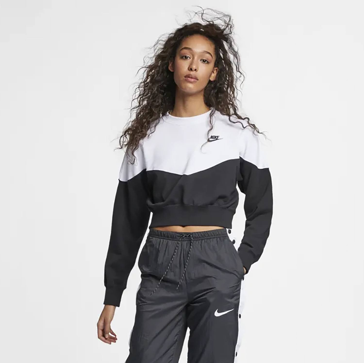 Nike Sportswear Heritage Women's FLeece Crew (9000025362_10433)