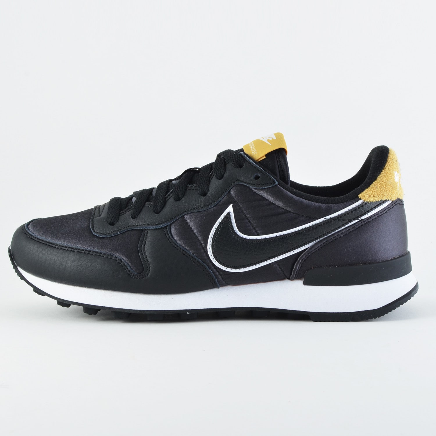  Nike Women's Internationalist Heat (9000014756_34748) 2025