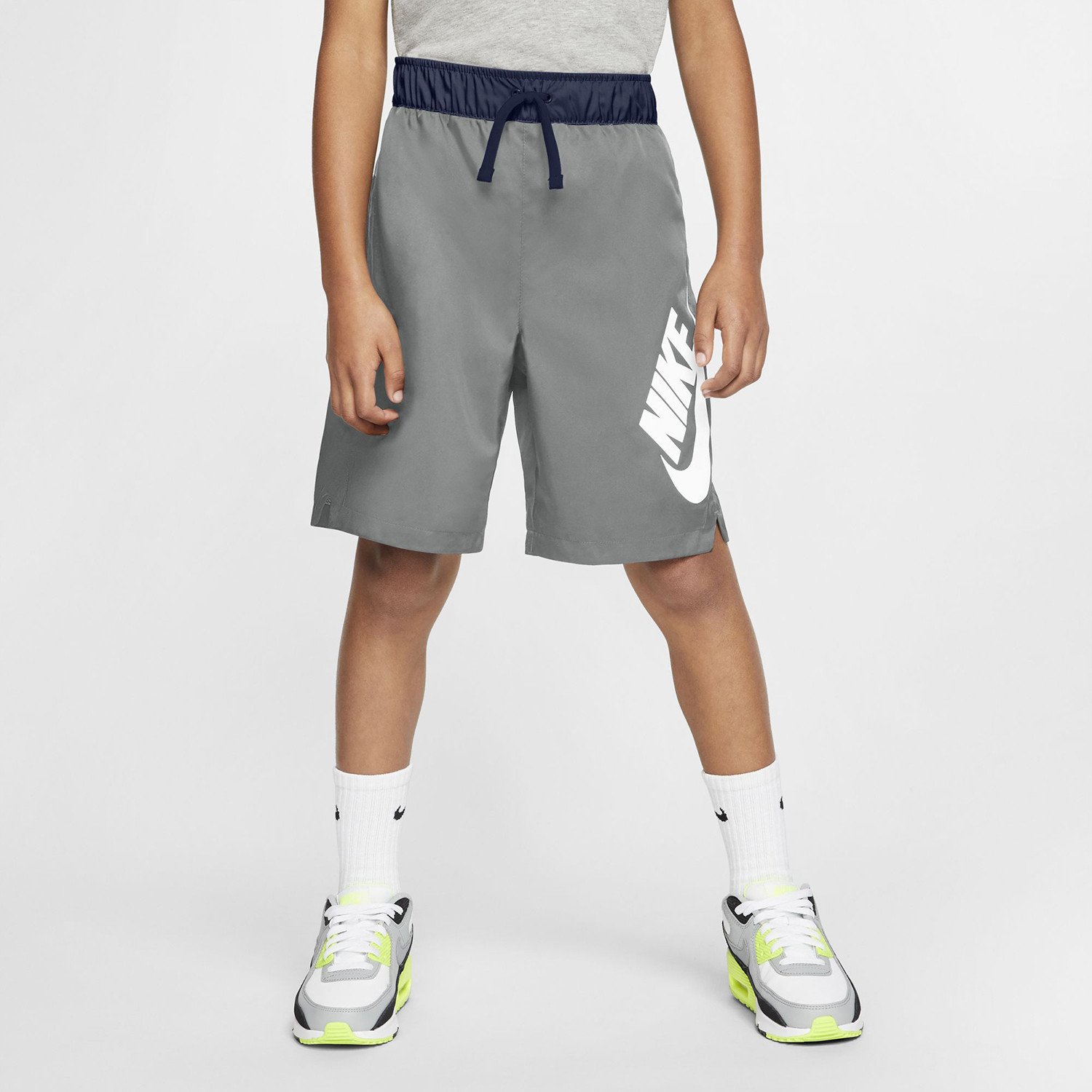 Nike Sportswear Older Kids' Woven Shorts (9000052374_45399)