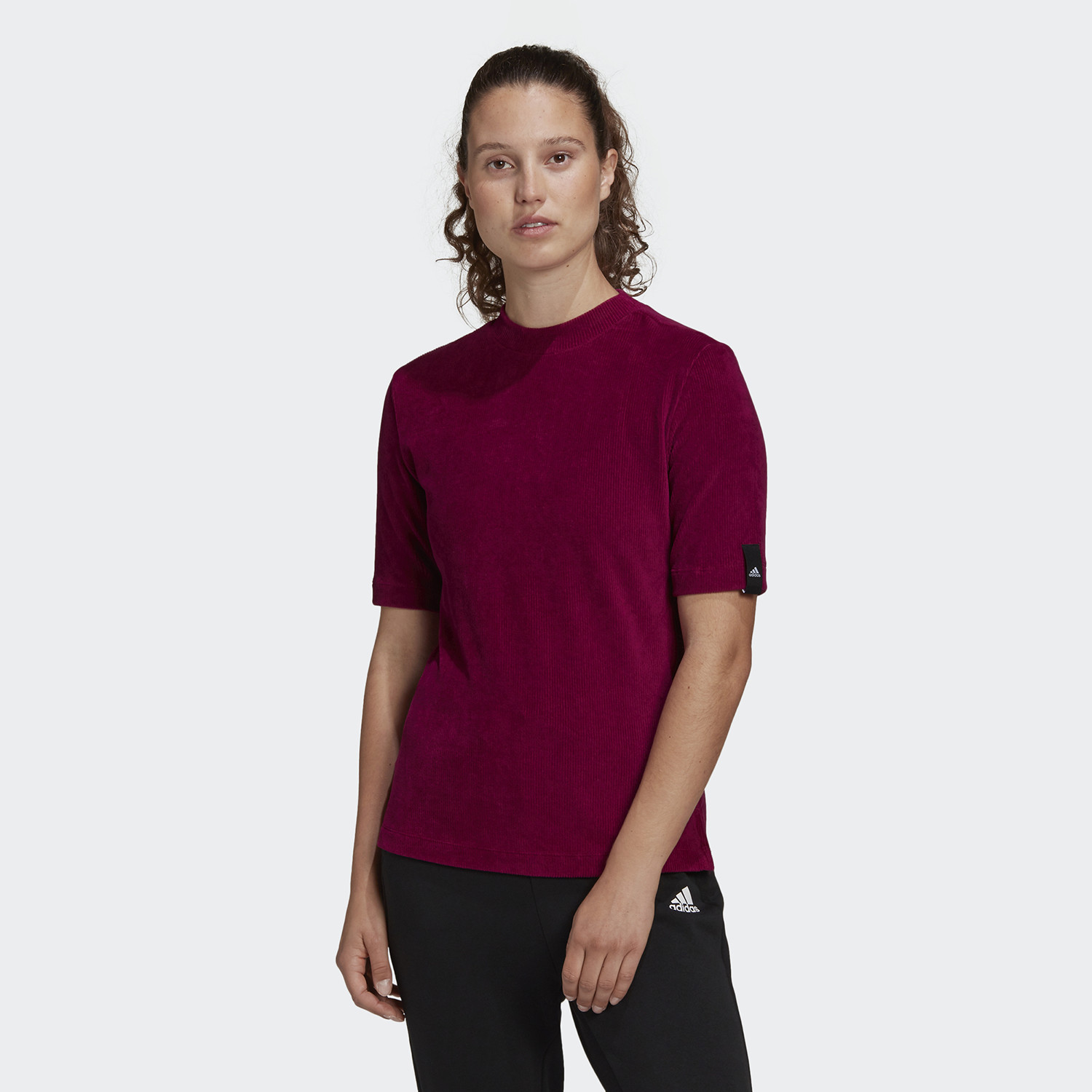  adidas Essentials Γυναικείο T-Shirt (9000058535_47253) 2025