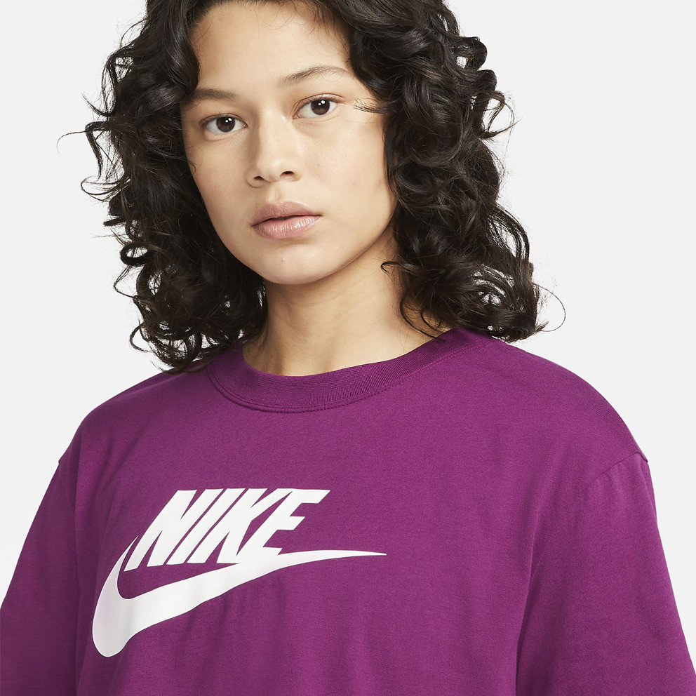 Tee-shirt court à logo Nike Sportswear Essential pour Femme. Nike BE