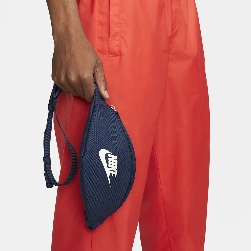 Nike Sportswear Heritage Unisex Hip-Pack Bag