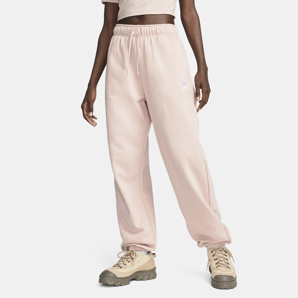 nike air total package low shank iron recipes 601 Nike Sportswear Club Fleece Women s Track Pants Beige DQ5800