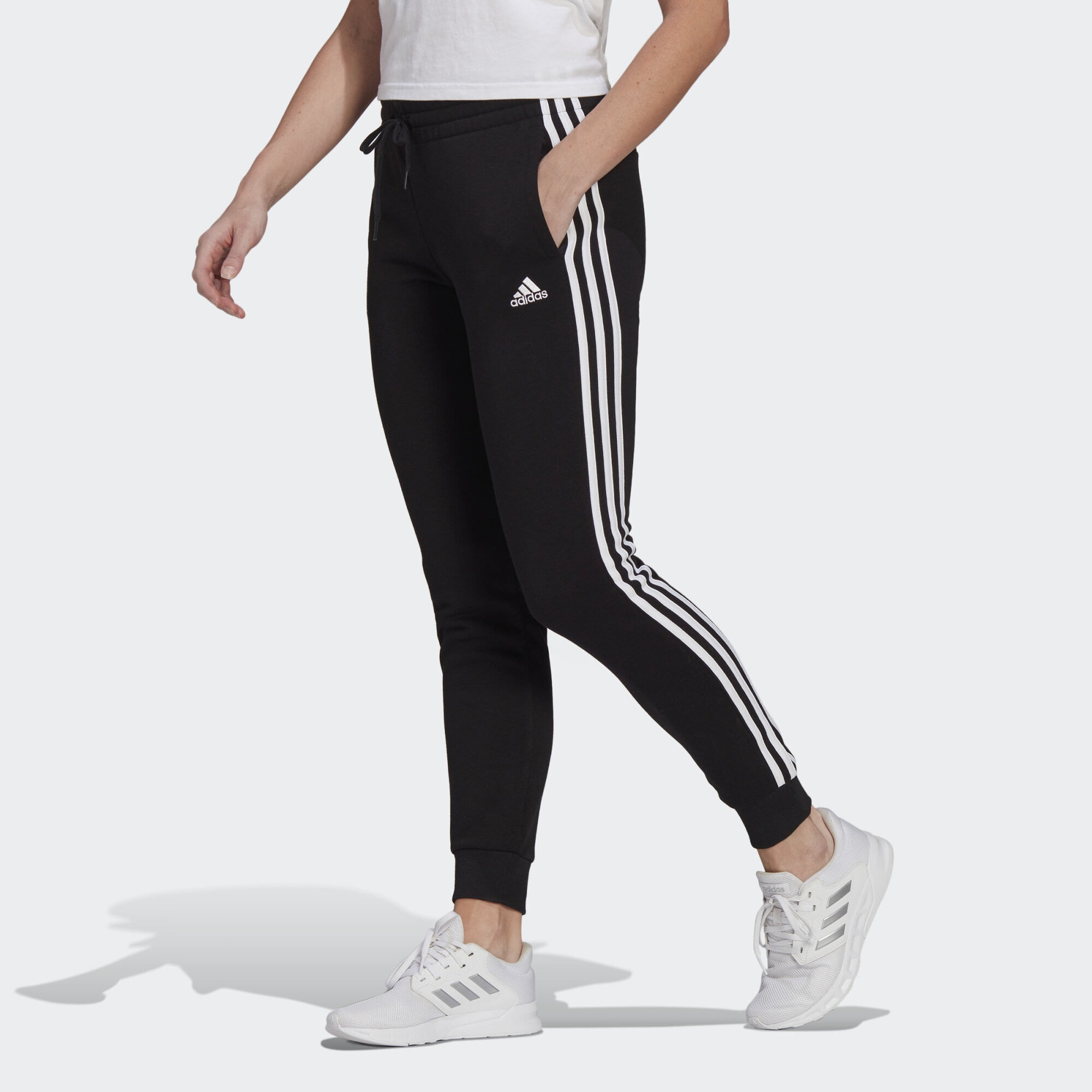  adidas Essentials Fleece 3-Stripes Γυναικείο Παντελόνι Φόρμας (9000112395_1480) 2025