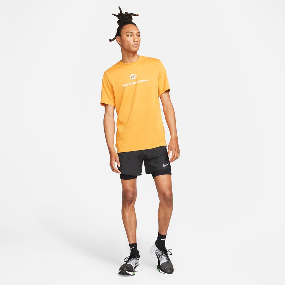 Nike Dri-FIT Stride Ανδρικό σορτς για τρέξιμο 2 σε 1 18 cm