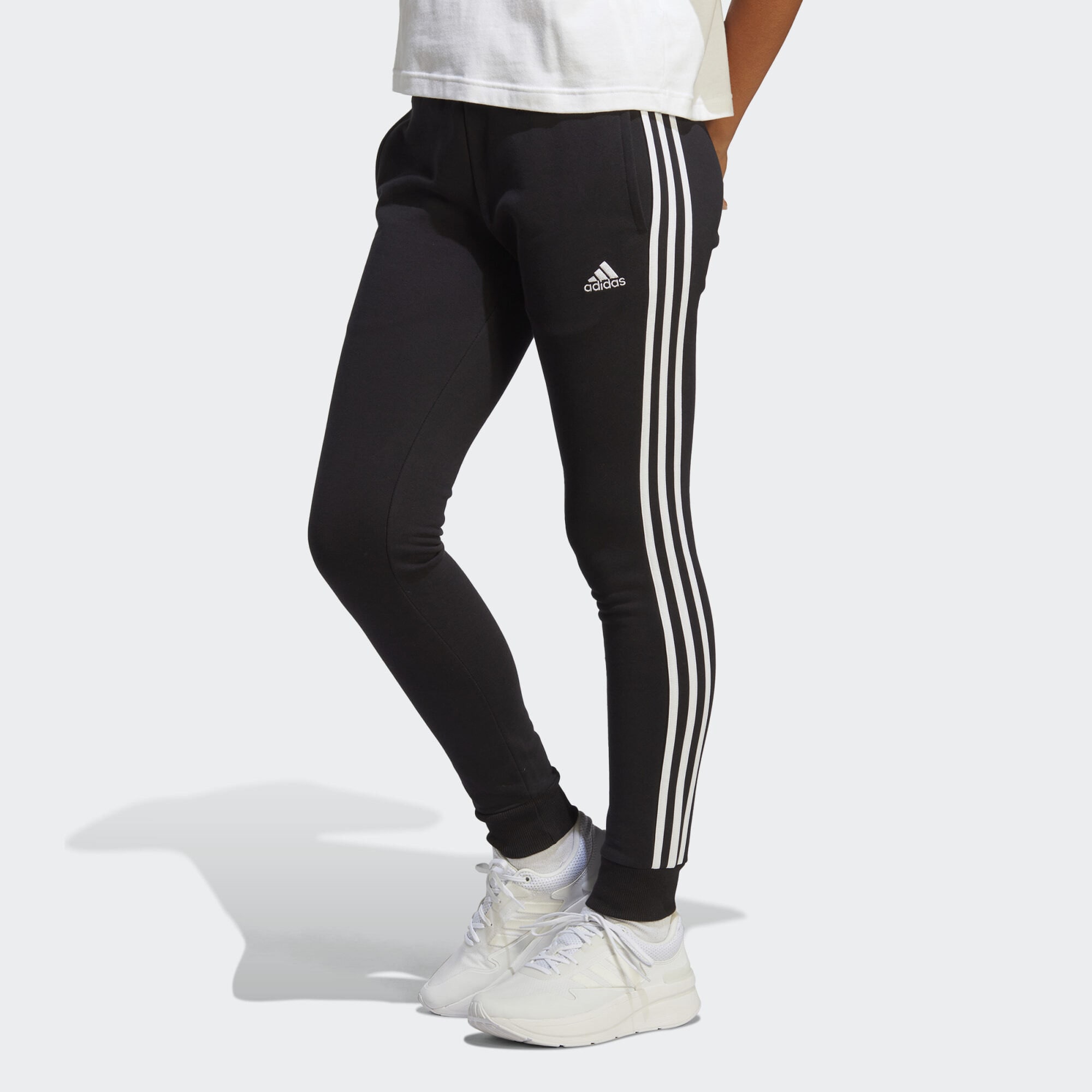 adidas Essentials 3-Stripes French Terry Cuffed Pants (9000134369_22872)