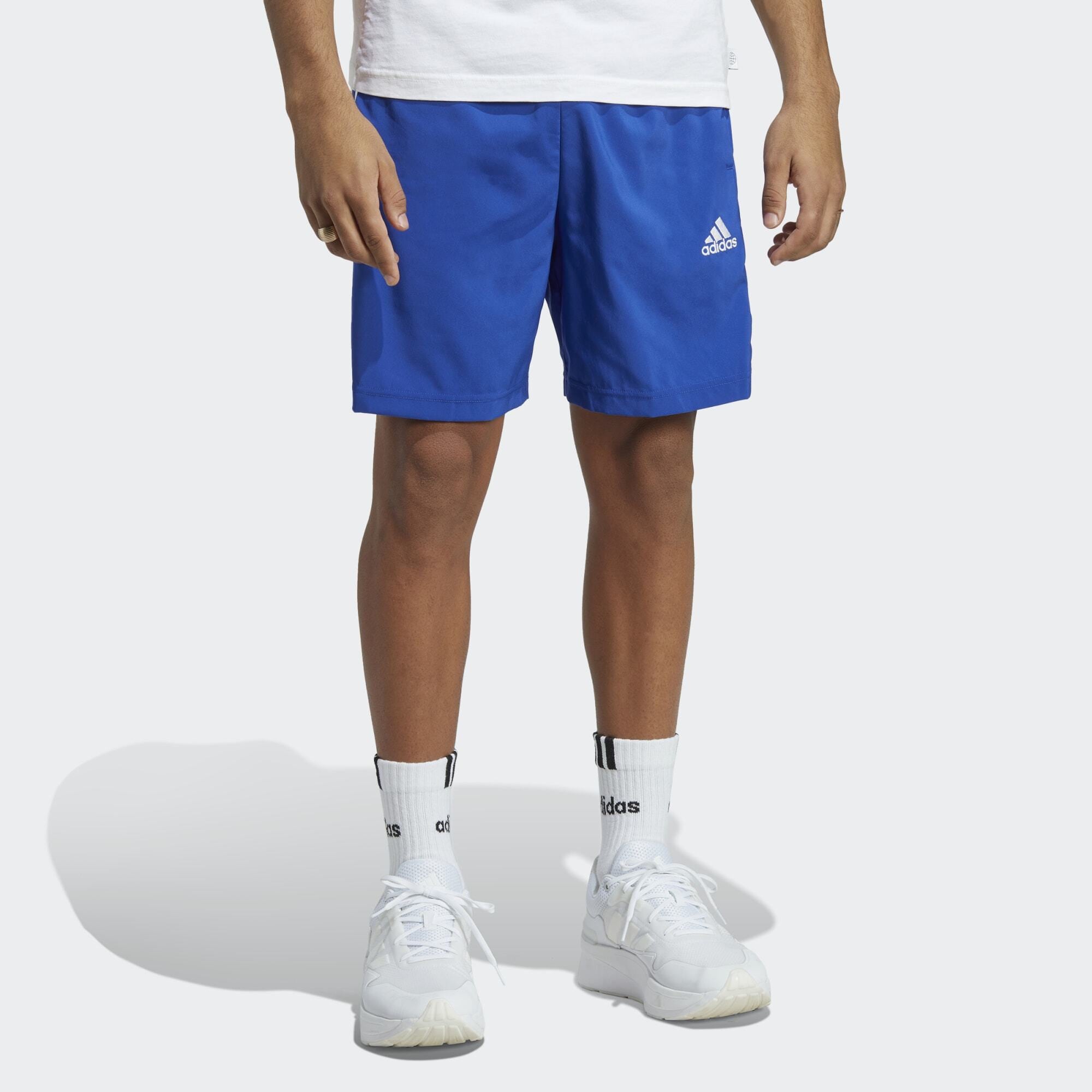 adidas AEROREADY Essentials Chelsea 3-Stripes Shorts (9000135663_65692)