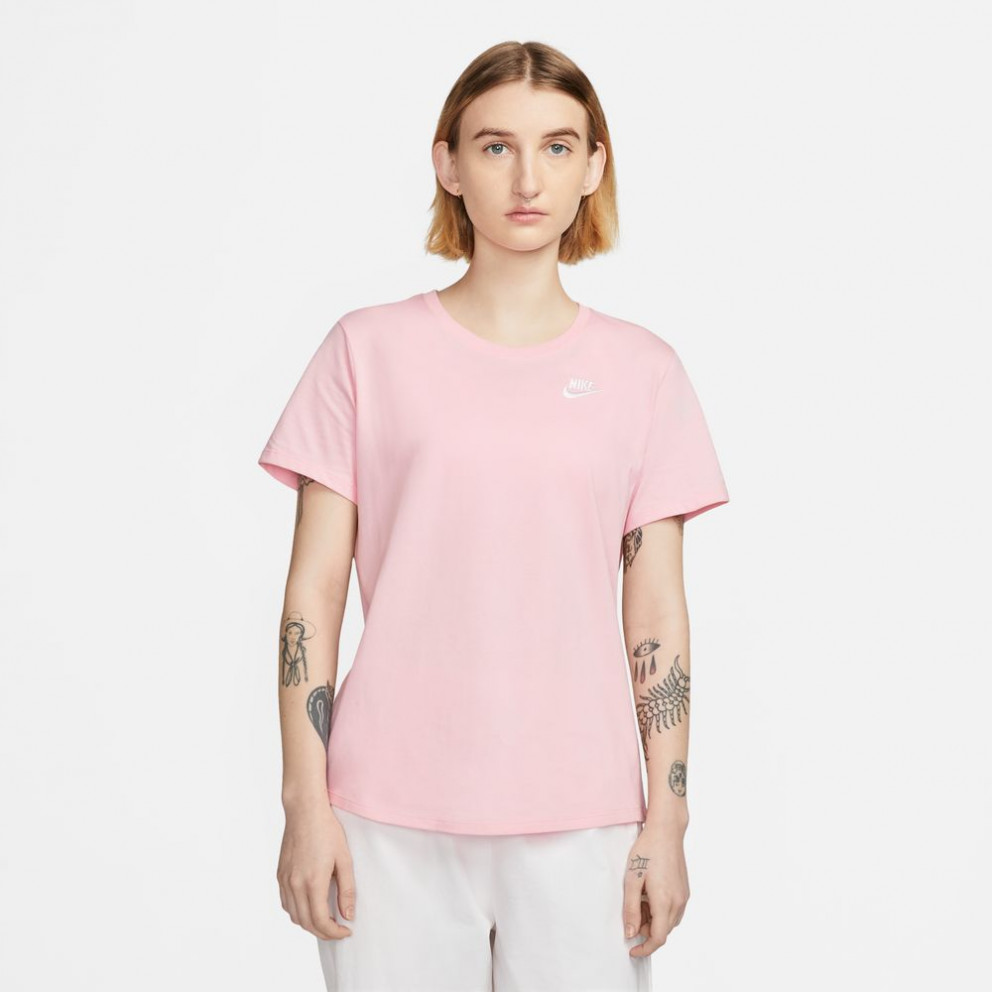 Nike Sportswear Club Essentials Women's T-Shirt