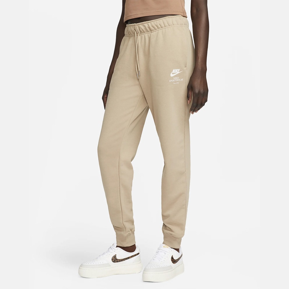 Beige joggers nike deals