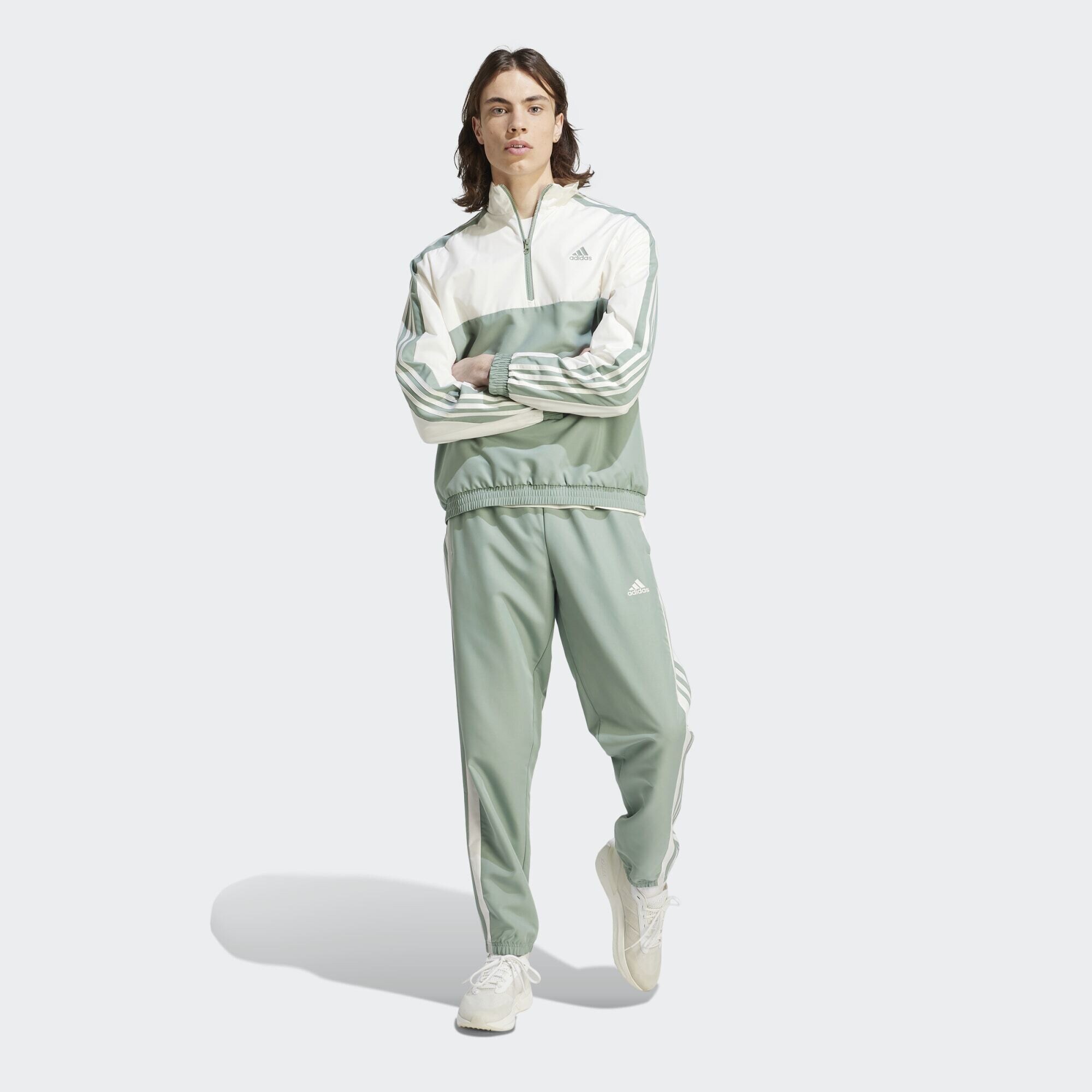 adidas 1/4 Zip Woven Track Suit (9000148346_65890)