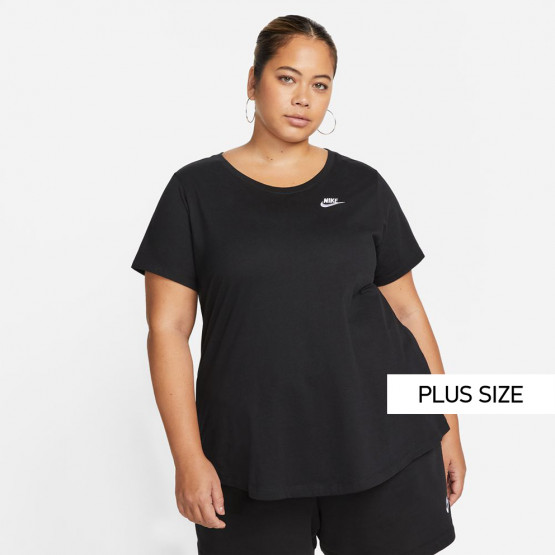 Nike Sportswear Club Essentials Women's Plus Size T-Shirt