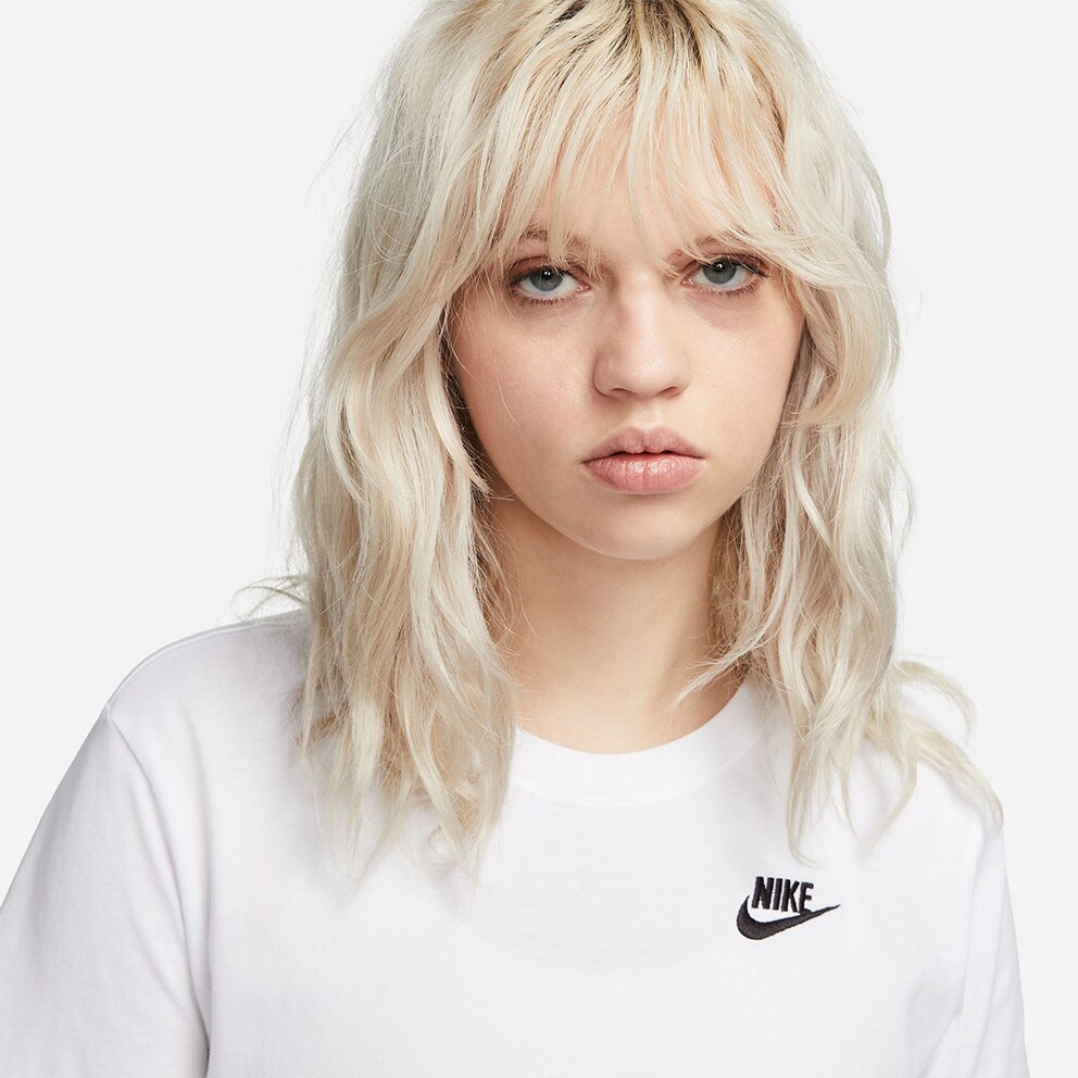 Nike Sportswear Club Essentials Γυναικείο T-Shirt