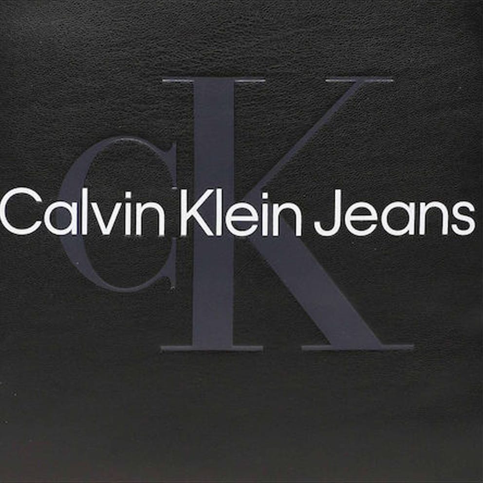 Calvin Klein Monogram Soft Reporter22