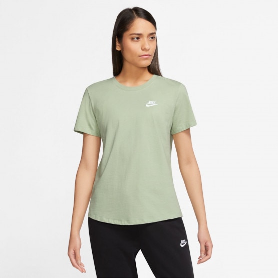 Nike Sportswear Club Essentials Women's T-shirt