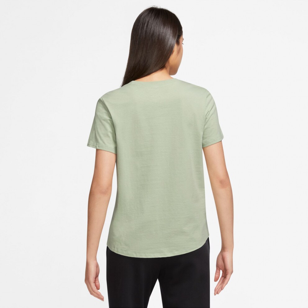 Nike Sportswear Club Essentials Women's T-shirt