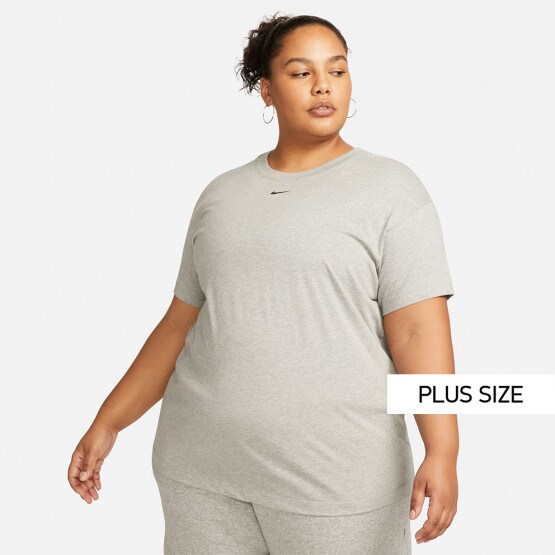 Nike Sportswear Essential Women's Plus Size T-shirt