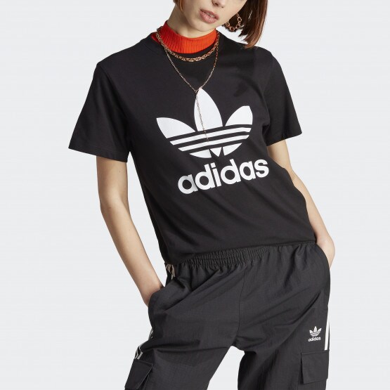 adidas-mærke over alt | Sport-T-Shirts