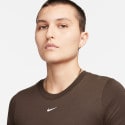 Nike Sportswear Essential Women's Cropped T-shirt