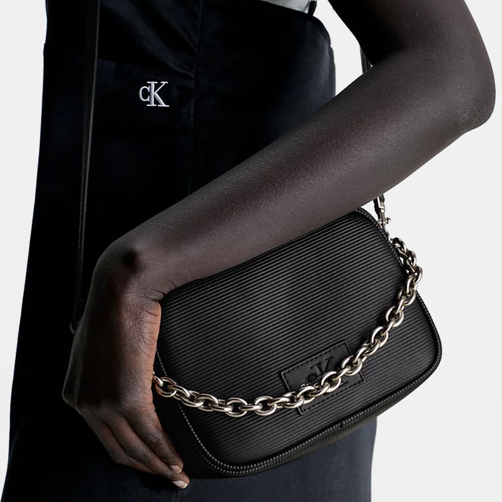 Calvin Klein Sculpted Camera Bag18 W/Chain