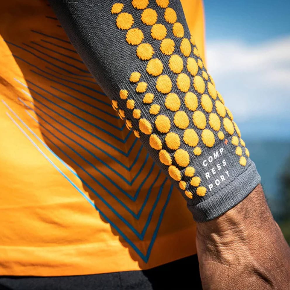 COMPRESSPORT Armforce Ultralight