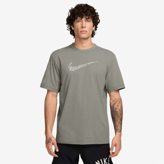  Nike Dri-FIT UV Hyverse Men's T-Shirt 