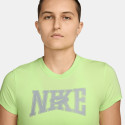 Nike Sportswear Γυναικείο Cropped T-Shirt
